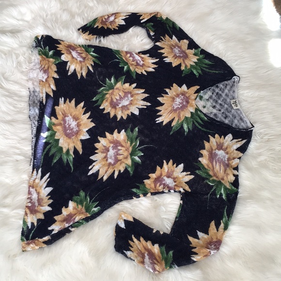 Show Me Your Mumu Overtop Sweater- in Sunflower Dreams Knit - Picture 9 of 16